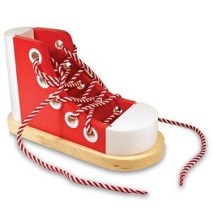 Scarpa in Legno per Imparare ad Allacciarsi le Scarpe
